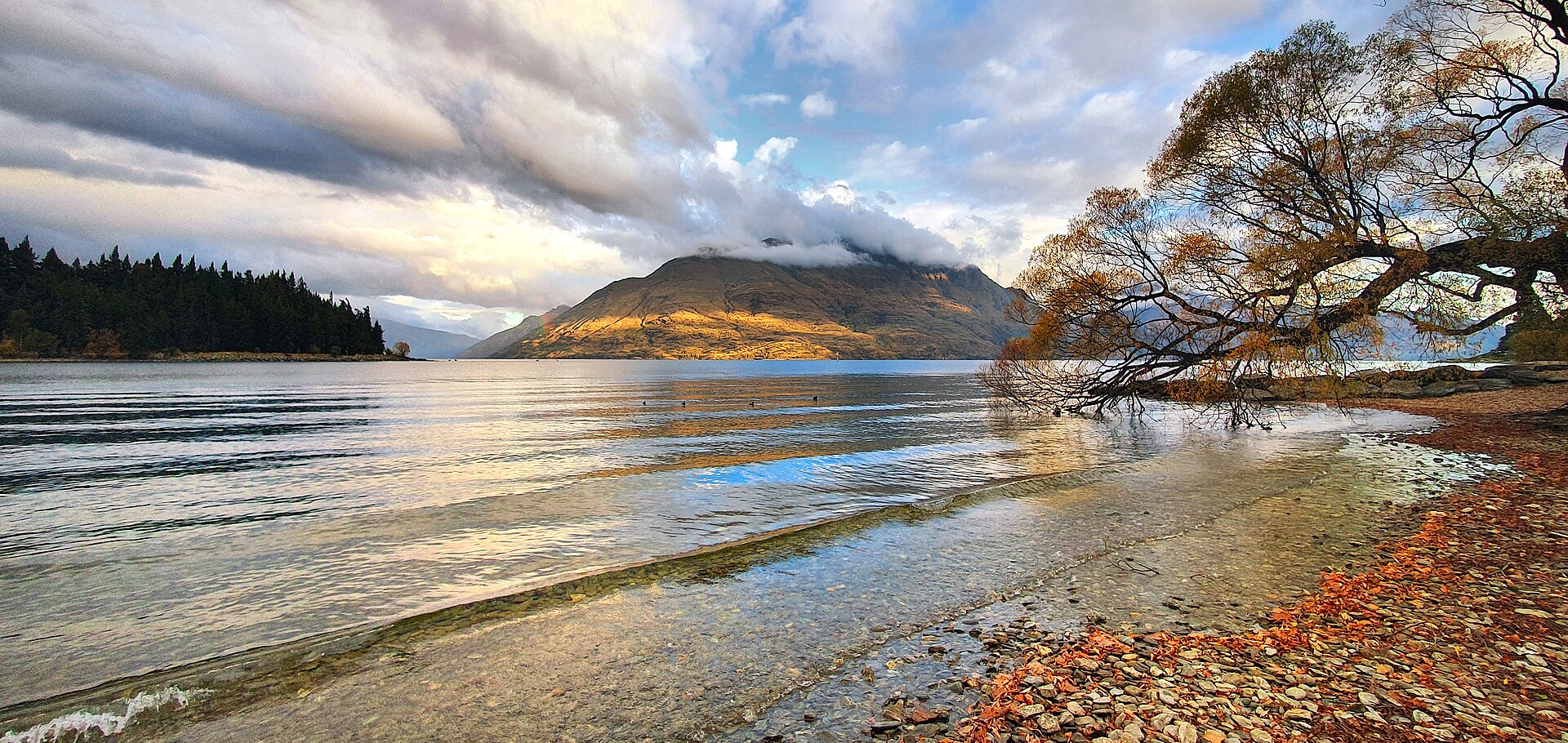 Lake Wakatipu, Queenstown, New Zealand